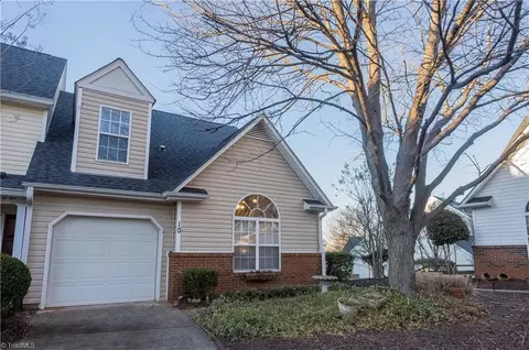 10 Hudson Cir, Greensboro, NC 27410