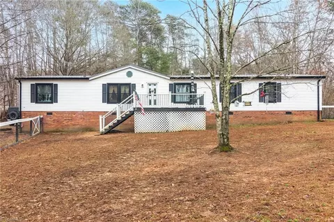 235 Geneva Dr, Eden, NC 27288