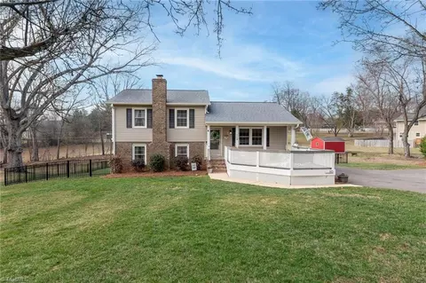 110 Summerglen Dr, Lewisville, NC 27023