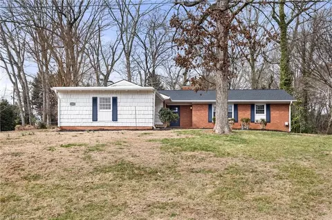 3514 Stimpson Dr, Pfafftown, NC 27040
