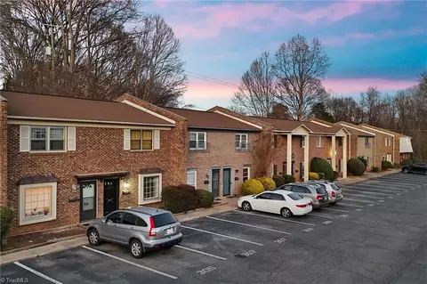 309 Vineyard Park Ct, Winston Salem, NC 27104