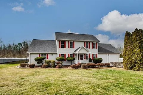 1339 Barker Dr, Randleman, NC 27317