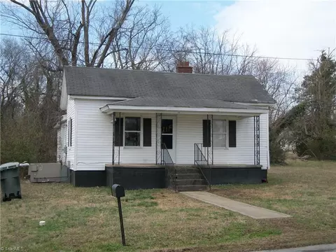 303 Monroe St, Eden, NC 27288