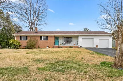 943 Maurine Dr, Asheboro, NC 27205