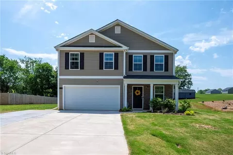 284 Lilys Pl, Lexington, NC 27292