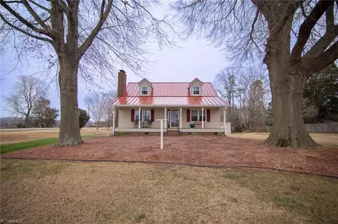 129 Sunset Ct, Winston Salem, NC 27107