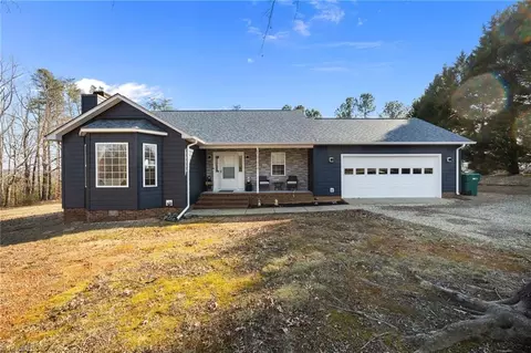 220 Farmview Rd, Madison, NC 27025
