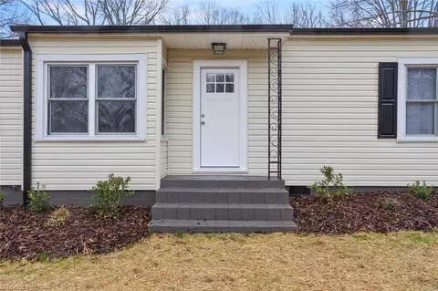 624 Hawthorne Dr, Asheboro, NC 27205