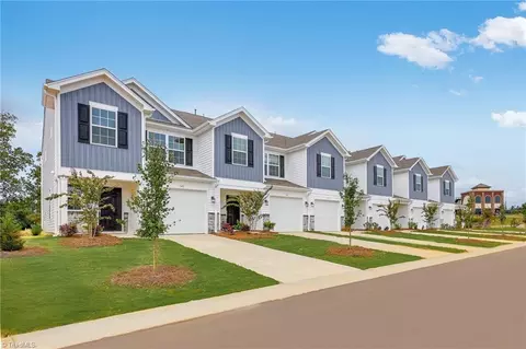 252 Plumtree Ct, King, NC 27021