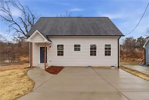 3546 Riverside Dr, Greensboro, NC 27406