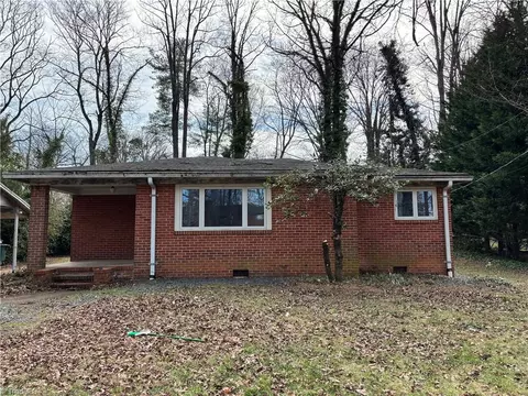 1255 Peace Haven Rd, Winston Salem, NC 27104