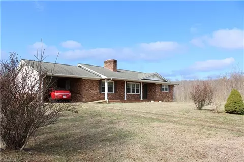 1662 Ralph Joyce Rd, Sandy Ridge, NC 27046