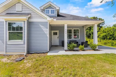 442 Weatherly St, Ramseur, NC 27316