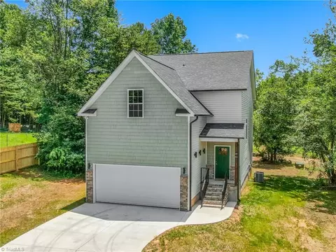 411 Motif Ln, Winston Salem, NC 27107