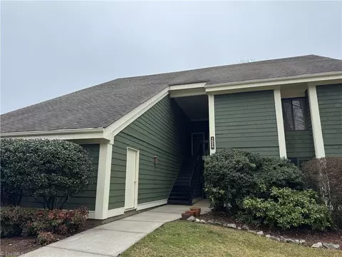 1524 Benjamin Pkwy #D, Greensboro, NC 27408