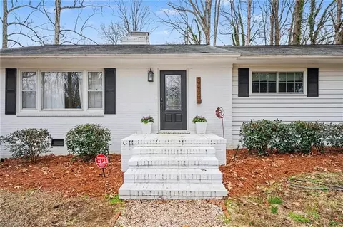 5505 Rockingham Rd E, Greensboro, NC 27407