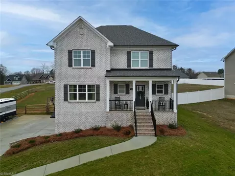 360 Wynnfall Dr, Lexington, NC 27295