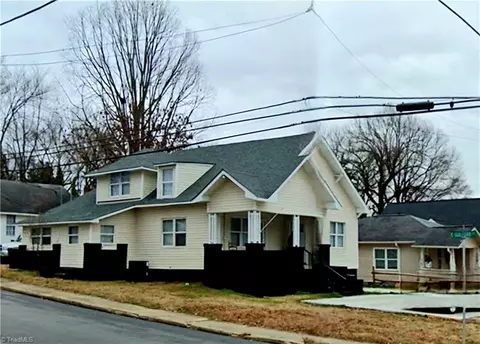 15 College St, Thomasville, NC 27360