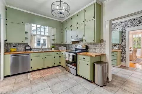 Kitchen - 511 Patrick St, Eden, NC 27288 photo 4 of 6