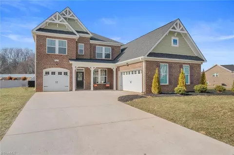 5619 Glad Acres Rd, Pfafftown, NC 27040