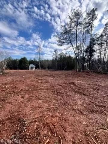 1506 Mcdaniel Rd, Pilot Mountain, NC 27041 photo 7