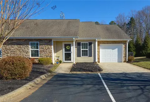 3109 Hyde Place Cir, Winston Salem, NC 27103