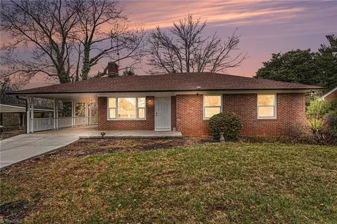 4440 Northampton Dr, Winston Salem, NC 27105