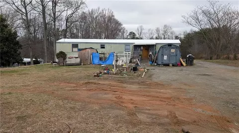 4733 Ben Ln, Walkertown, NC 27051