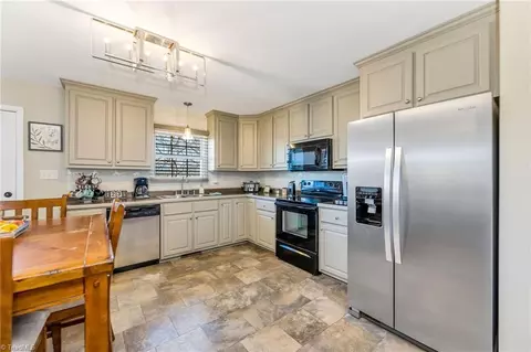 Kitchen - 155 Jays Meadow Ln, Purlear, NC 28665 photo 2 of 2