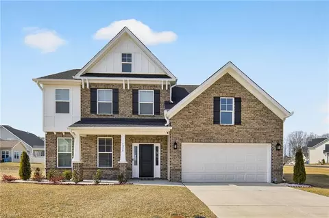 1975 Watkins Landing Dr, Kernersville, NC 27284