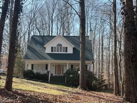 4913 Golden Oaks Dr, Oak Ridge, NC 27310