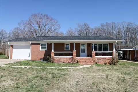 300 Abbotts Ave, Lexington, NC 27292