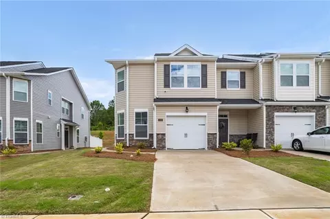 1230 Evelynnview Ln, Kernersville, NC 27284