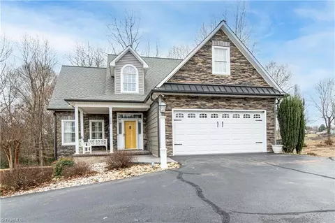 208 Triplett St, Jonesville, NC 28642