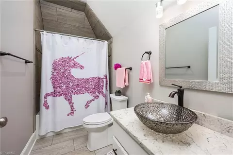 Bath - 4045 Old Glenola Rd, Trinity, NC 27370 photo 3 of 5