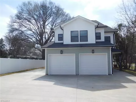 4210 Country Club Rd, Winston Salem, NC 27104