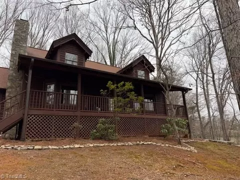 1874 Cedar Canyon Rd, Kernersville, NC 27284
