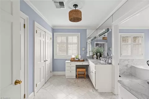 Bath - 417 Hillcrest Dr, High Point, NC 27262 photo 3 of 7
