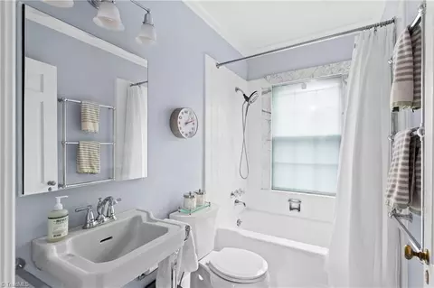 Bath - 417 Hillcrest Dr, High Point, NC 27262 photo 5 of 7