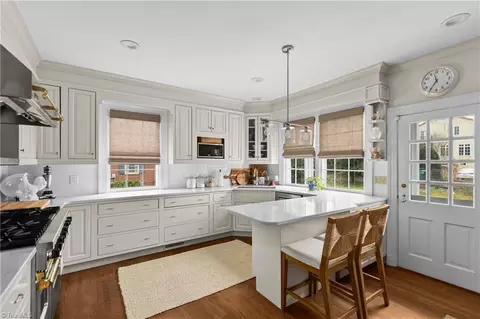 Kitchen - 417 Hillcrest Dr, High Point, NC 27262 photo 3 of 6