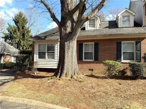 1806 Oakcrest Ct, Winston Salem, NC 27106