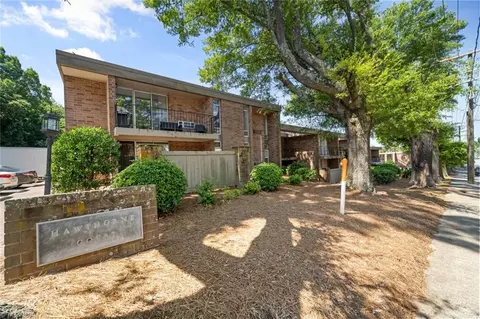 1727 Hawthorne Rd S, Winston Salem, NC 27103