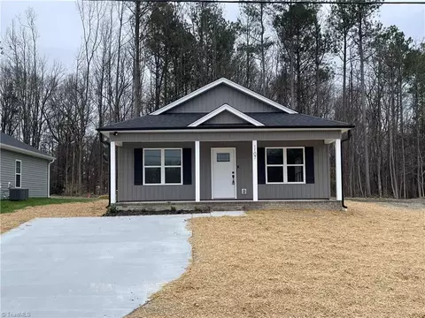 1107 Sunset Dr, Thomasville, NC 27360