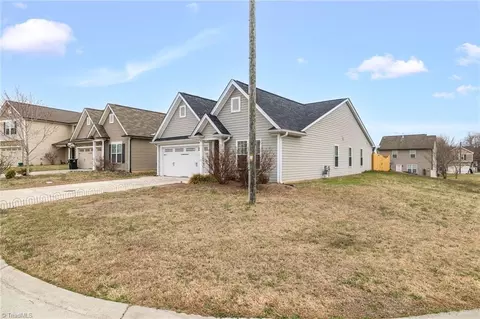 Exterior - 5703 Midstream Cir, Clemmons, NC 27012 photo 3 of 9