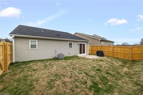 Exterior - 5703 Midstream Cir, Clemmons, NC 27012 photo 5 of 9