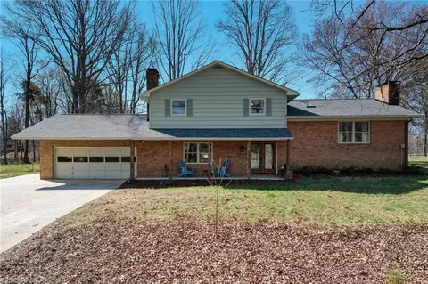 4604 Luewood Rd, Greensboro, NC 27405