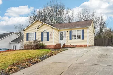 3630 Southpark Dr, High Point, NC 27263