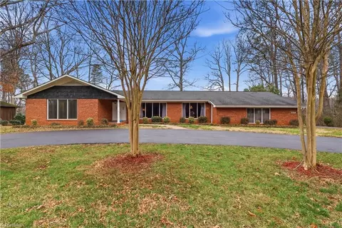 3160 Shaftesbury Ln, Winston Salem, NC 27105