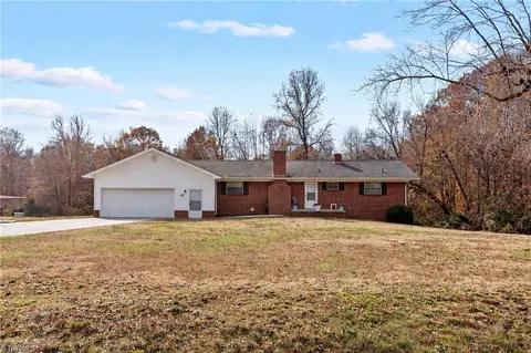 175 Countryside Ln, Linwood, NC 27299