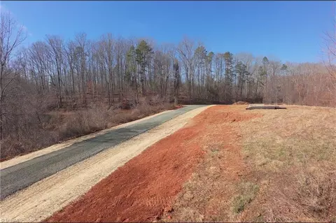 5 Roby Fulk Rd, Pinnacle, NC 27043